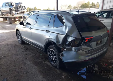 2020 Volkswagen Tiguan 2.0T Se/2.0T Se R-Line Black/2.0T Sel z USA, uszkodzony, nr VIN 3VV3B7AX6LM102353